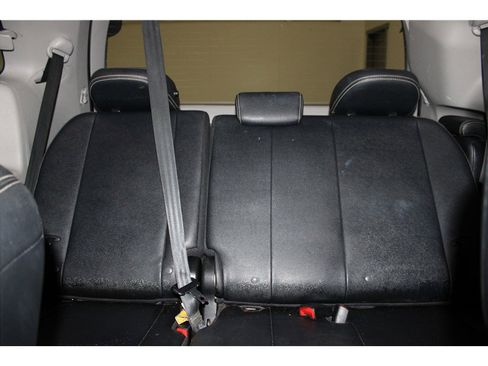 Used 2017 Toyota Sienna SE image 16