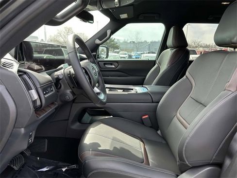 New 2025 Nissan Armada SL w/ Convenience Package image 16