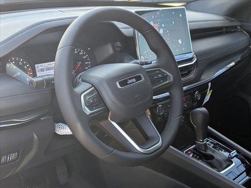 New 2026 Jeep Compass Latitude image 3