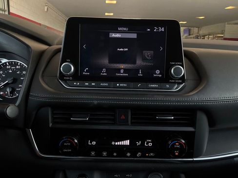 Used 2025 Nissan Rogue SV FWD image 27