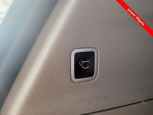 Used 2022 Chrysler Pacifica Touring-L image 7