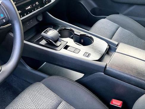 Certified 2024 Nissan Rogue SV image 16