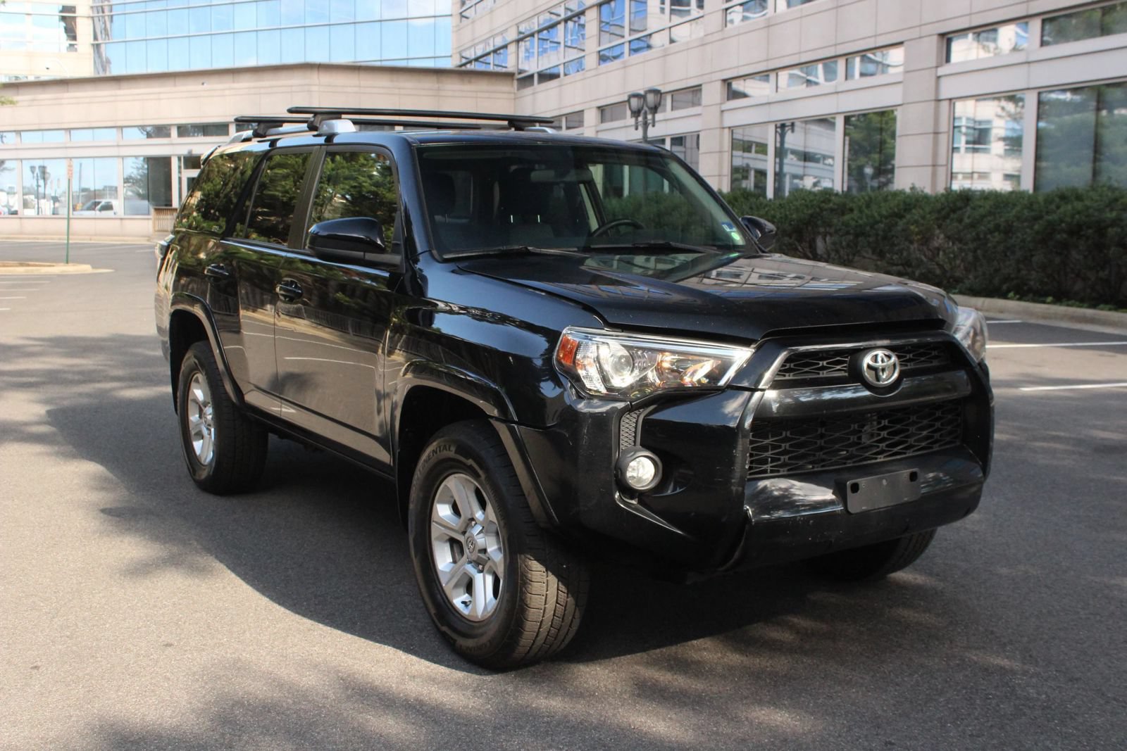 Used 2016 Toyota 4Runner SR5 AWD/4WD image 1