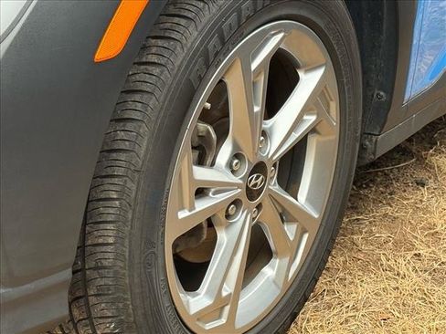 Used 2022 Hyundai Kona SEL image 10