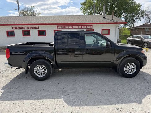 Used 2019 Nissan Frontier SV w/ Value Truck Package AWD/4WD image 2