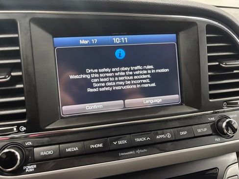 Used 2017 Hyundai Elantra SE image 4