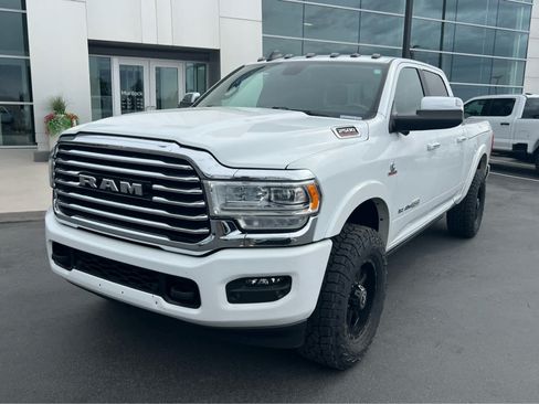 Used 2022 RAM 2500 Limited AWD/4WD image 2