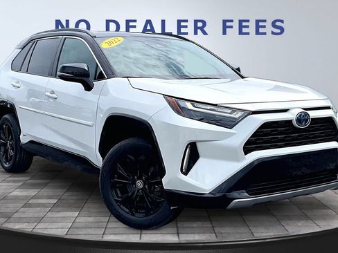 Used 2022 Toyota RAV4 XSE w/ XSE Grade Weather Package AWD/4WD image 3