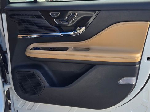 Certified 2022 Lincoln Corsair Reserve w/ Elements Package image 4