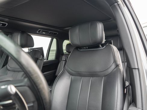 Used 2025 Land Rover Range Rover Long Wheelbase Autobiography AWD/4WD image 9