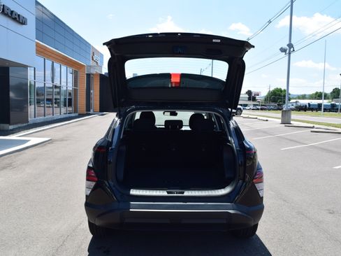Used 2025 Hyundai Kona SE FWD image 9