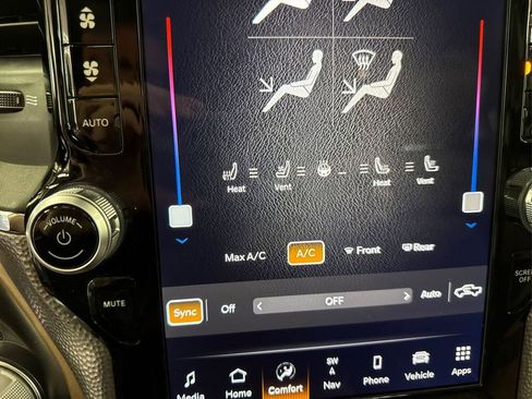 Used 2024 RAM 1500 Limited image 35