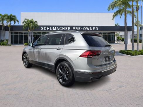 Certified 2023 Volkswagen Tiguan SE w/ Panoramic Sunroof Package FWD image 5