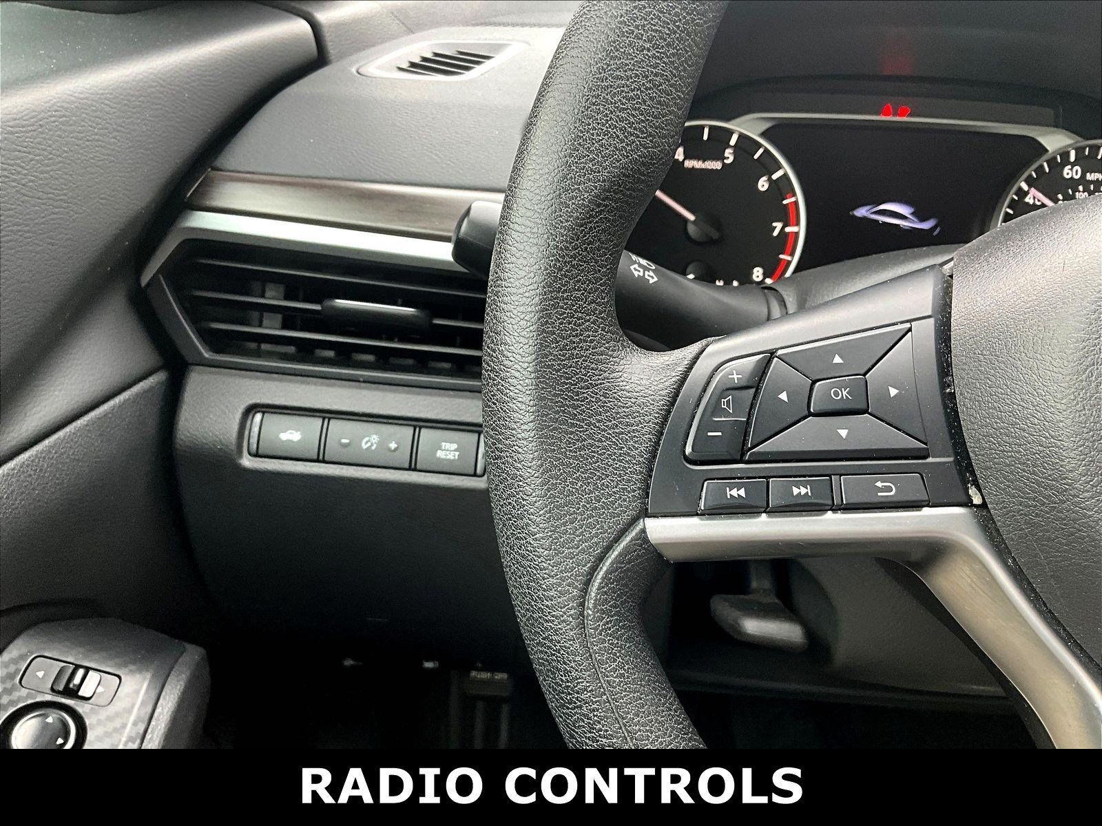 Used 2025 Nissan Altima 2.5 SV FWD image 5