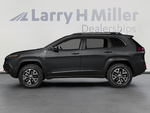 Used 2016 Jeep Cherokee Trailhawk w/ Comfort/Convenience Group image 3
