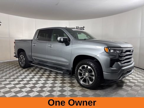 Used 2025 Chevrolet Silverado 1500 High Country w/ Technology Package image 4