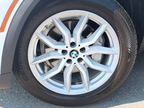 Used 2022 BMW X5 xDrive40i AWD/4WD image 2