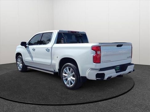 Certified 2025 Chevrolet Silverado 1500 High Country image 3