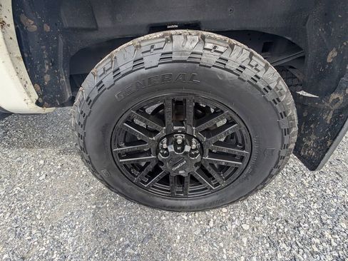 Used 2023 Ford F250 Platinum AWD/4WD image 8