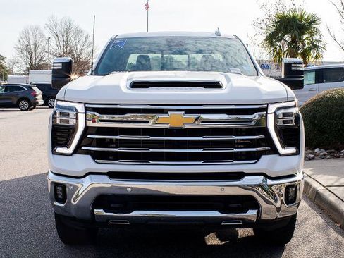Used 2024 Chevrolet Silverado 2500 LTZ w/ LTZ Premium Package image 2