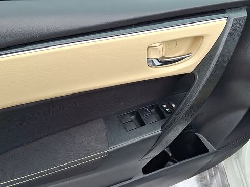 Used 2019 Toyota Corolla LE image 12