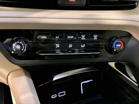 Used 2023 Buick Envision Preferred image 24