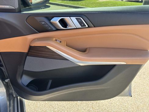 Used 2024 BMW X7 xDrive40i image 17