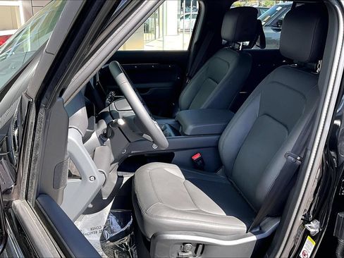 New 2026 Land Rover Defender 110 X-Dynamic SE AWD/4WD image 9