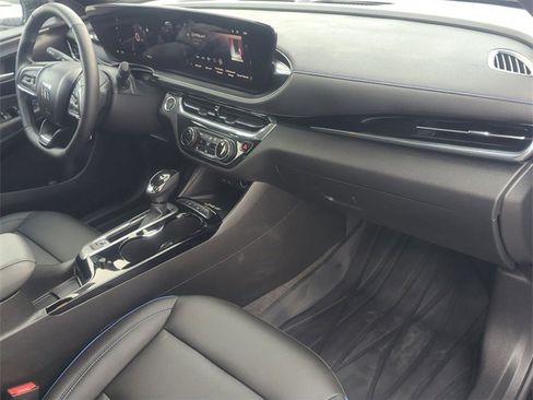 Used 2025 Buick Envista Sport Touring w/ Convenience I Package image 27