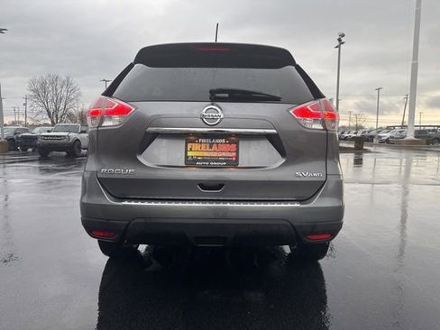 Used 2015 Nissan Rogue SV image 6