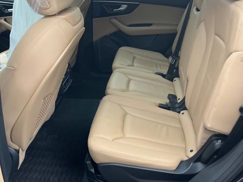 Used 2021 Audi Q7 2.0T Premium w/ Convenience Package image 17