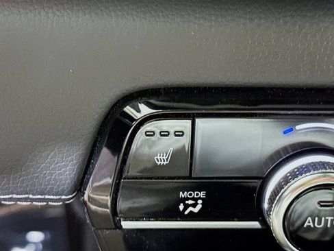 Used 2023 Honda Pilot Touring image 13