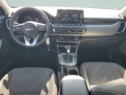 Used 2022 Kia Seltos LX AWD/4WD image 11