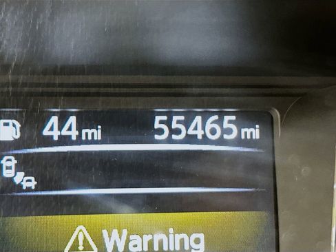 Used 2018 Nissan Titan SV w/ SV Convenience Package image 12