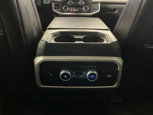 Used 2022 Ford Expedition XLT image 12