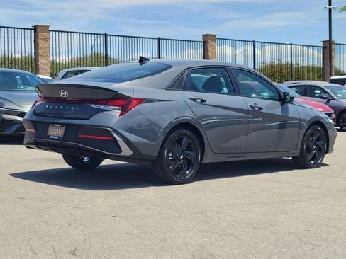 New 2026 Hyundai Elantra SEL Sport FWD image 4