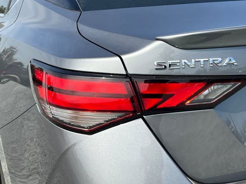 Used 2023 Nissan Sentra SR FWD image 13