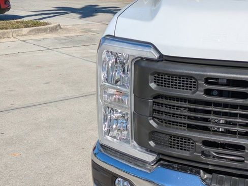 New 2026 Ford F250 XL w/ XL Chrome Package image 9