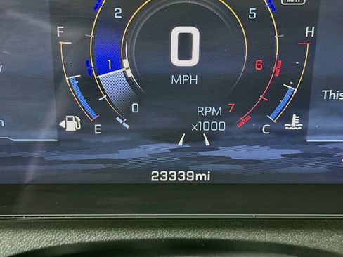 Used 2026 Chevrolet Traverse LT FWD image 18