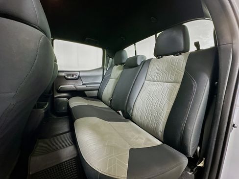 Used 2020 Toyota Tacoma TRD Sport image 27