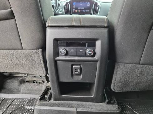 Used 2021 Chevrolet Traverse LT FWD image 34