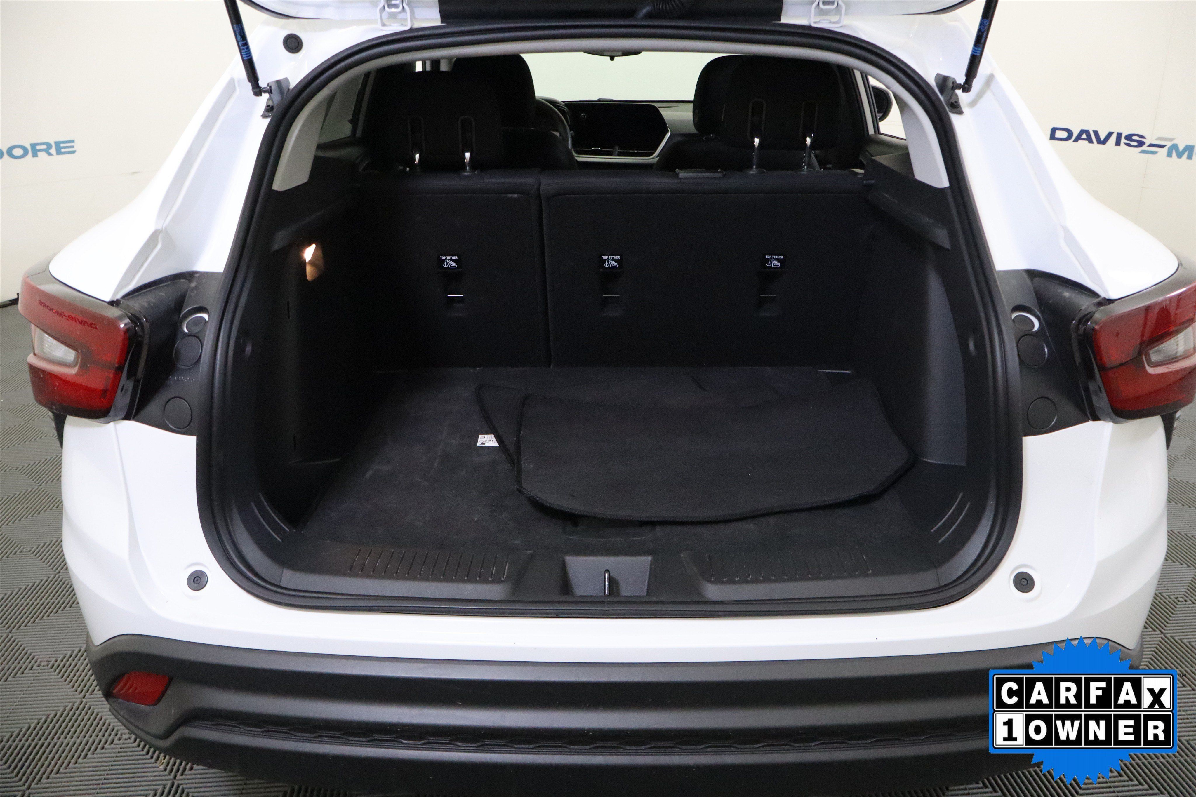 Used 2026 Chevrolet Trax LS FWD image 9