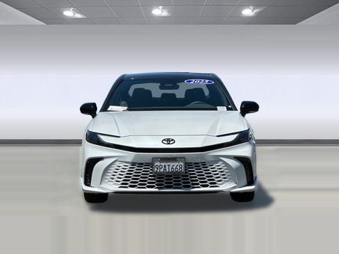 Used 2025 Toyota Camry XSE FWD image 5