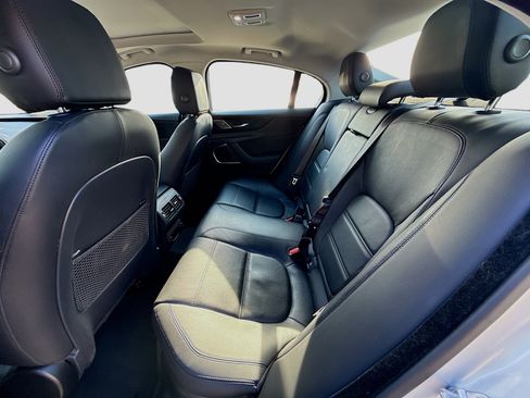 Used 2020 Jaguar XE S image 23