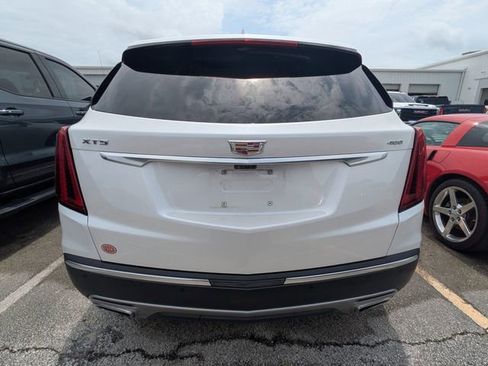 Certified 2024 Cadillac XT5 Premium Luxury w/ Technology Package FWD image 4