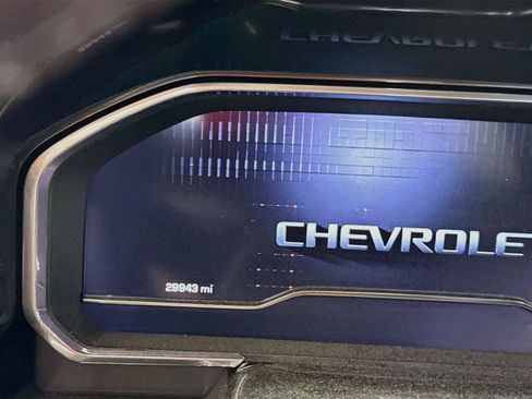 Used 2024 Chevrolet Silverado 1500 LT AWD/4WD image 3