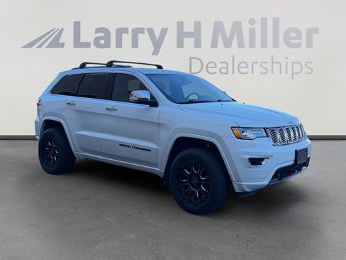Used 2019 Jeep Grand Cherokee Overland AWD/4WD image 7