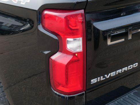 Used 2019 Chevrolet Silverado 1500 LTZ w/ LTZ Plus Package AWD/4WD image 17