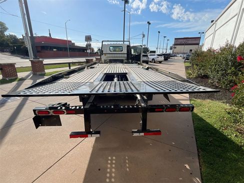 Used 2024 Chevrolet Low Cab Forward 5500XD image 30