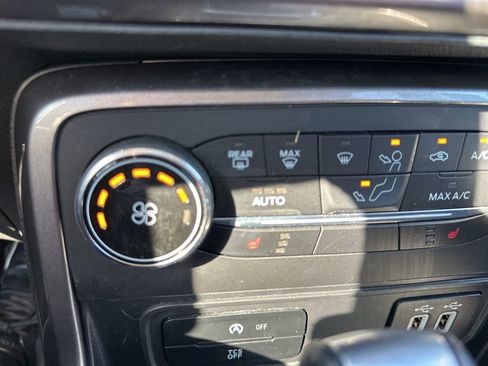 Used 2019 Ford EcoSport SE image 17